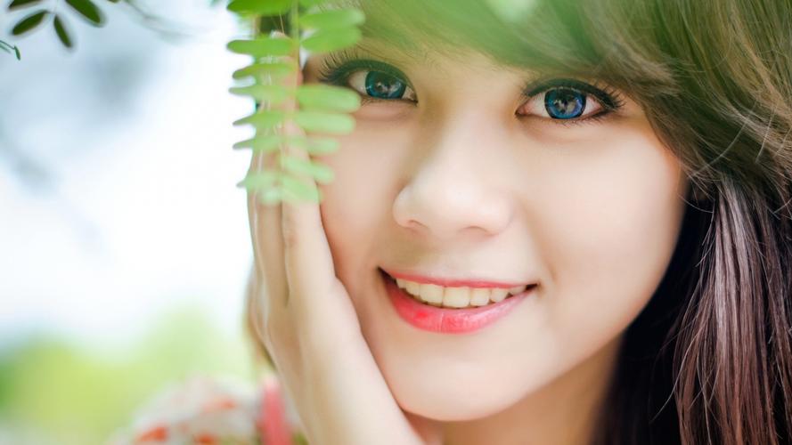 黄仁勋建议年轻人：必须尽快学会正确使用AI